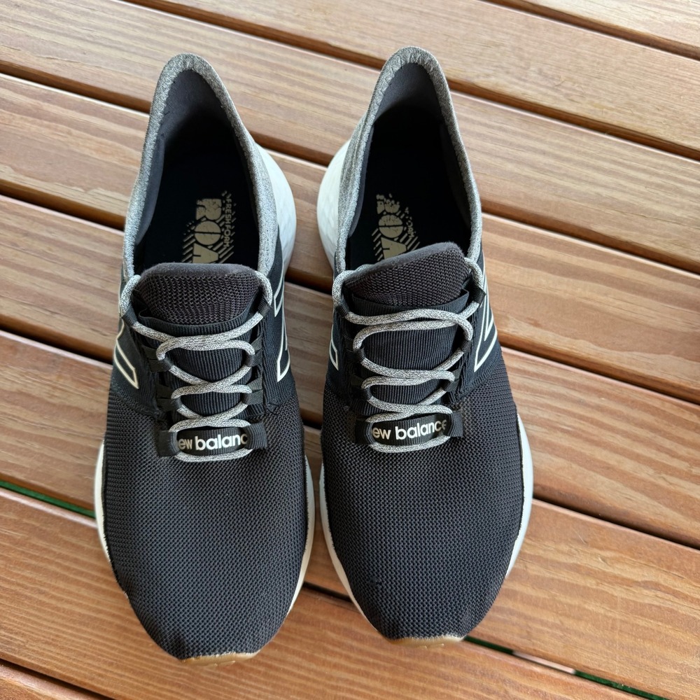 New Balance Fresh Foam Roav Mens Running Shoes Black White Gum MROAVTK Size 10.5 - Picture 3 of 13